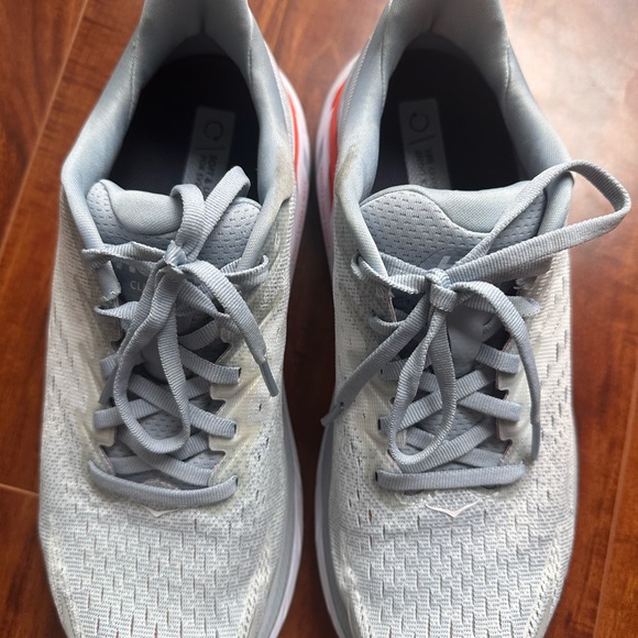 Hoka Clifton 8 Women’s running shoe! - Picture 3 of 3